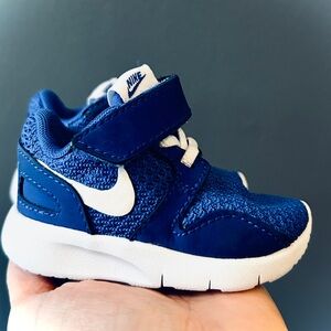 Toddler Nike Navy Electric Blue Shoes size 2C